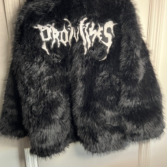 Broken Promises Black Faux Fur Jacket - Picture 4 of 4